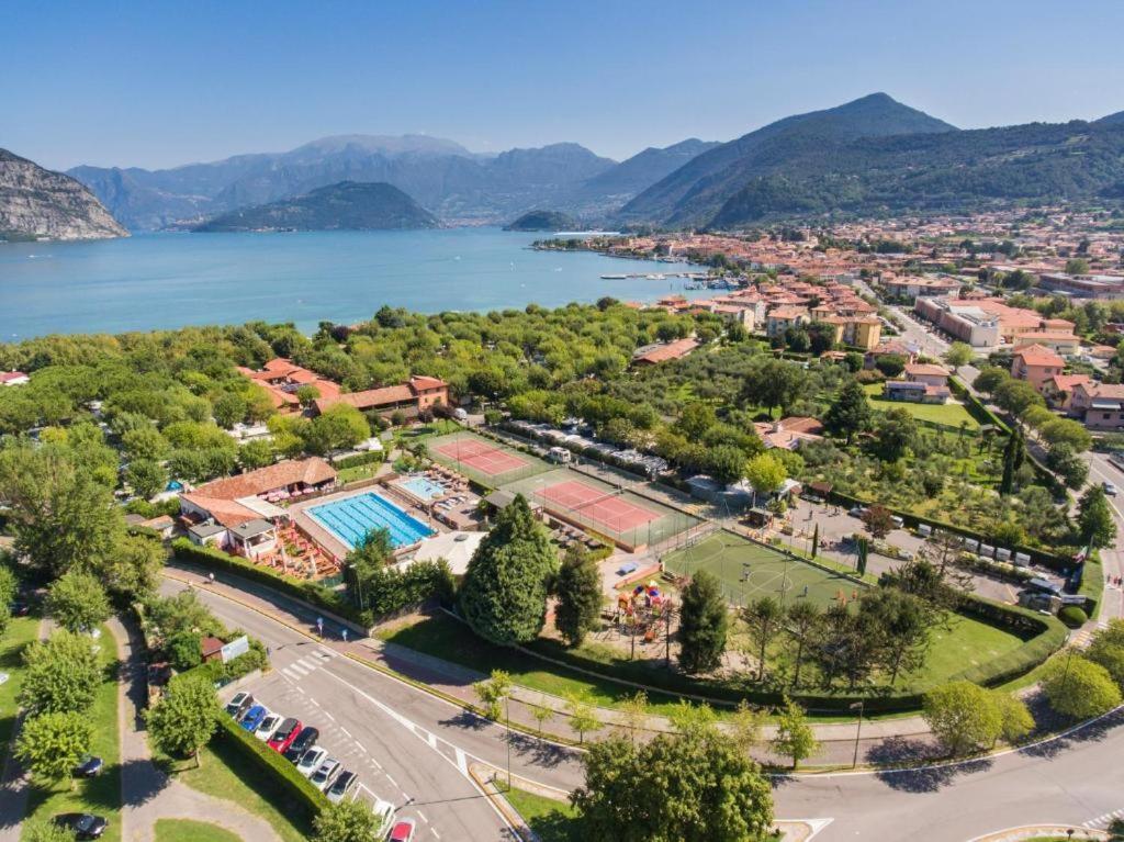 Estivo Premium Deluxe Mobile Homes On Camping Del Sole Village Iseo Exterior foto